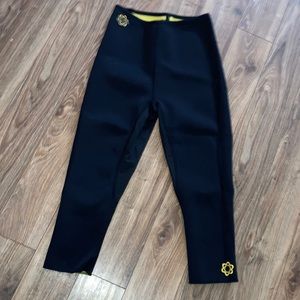 Zaggora Capri length hot pants